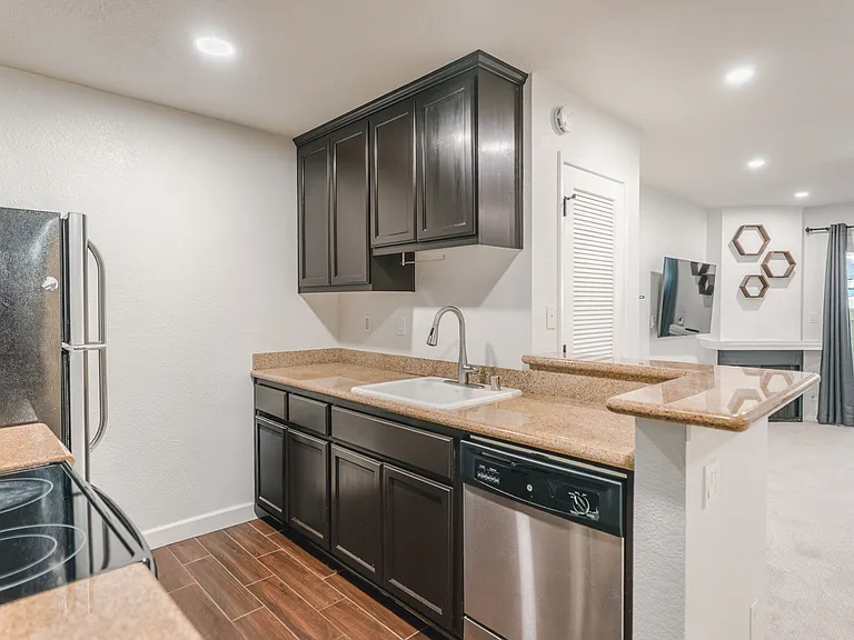 2766 Somerset Park Cir — Photo 11