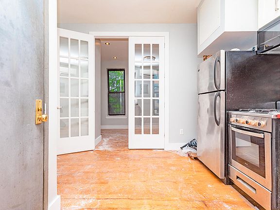 5th image of 1493 Gates Ave APT 2C