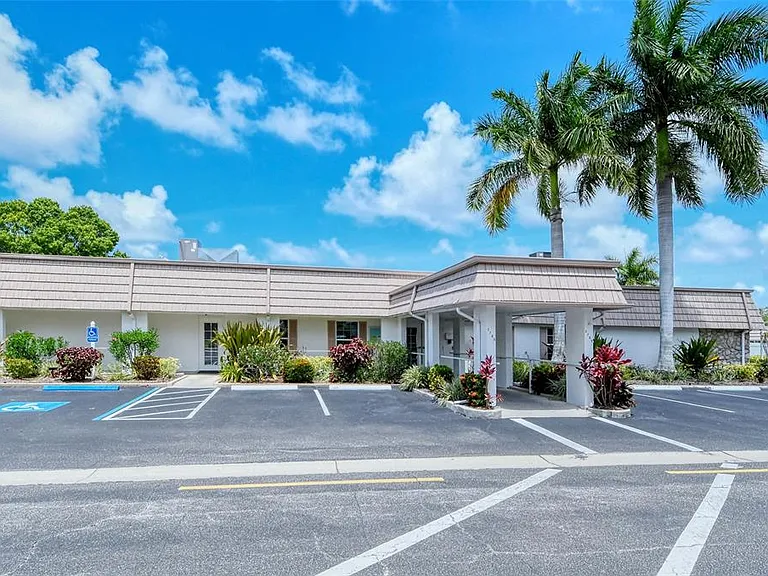 2308 Waterbluff Pl #V-304 — Photo 43