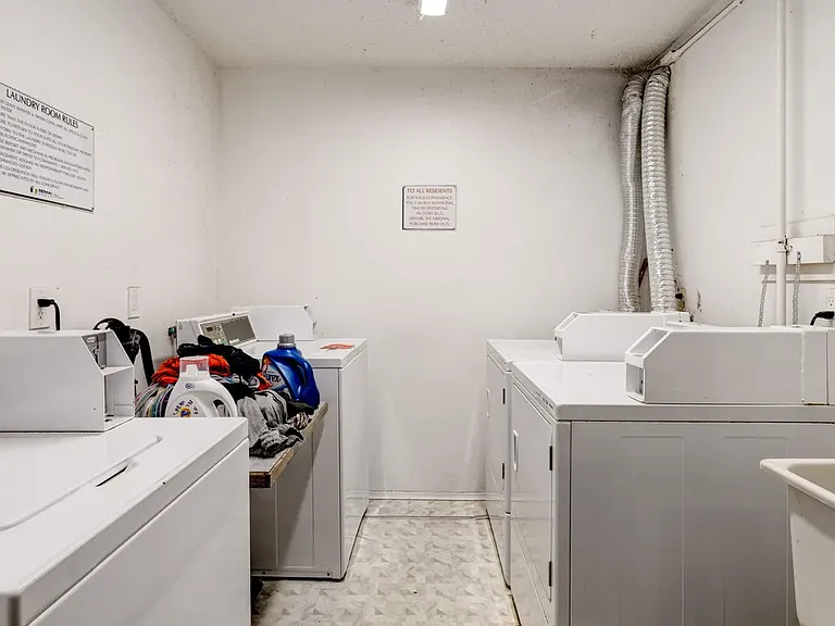 305 Fietz St — Photo 31