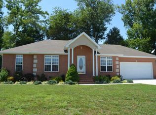 306 Chesapeake Dr, Tullahoma, TN 37388