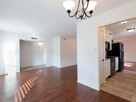 3rd image of 5061 Roberts Dr