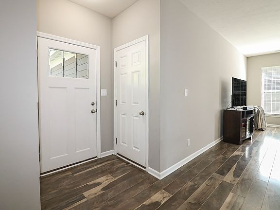 3rd image of 11815 Avedon Dr