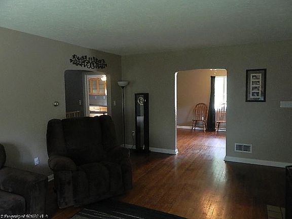 4th image of 1358 College Park