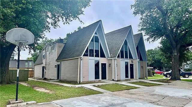 1 bed, 1.0 bath, 910 sqft, $1,050 — Photo 2