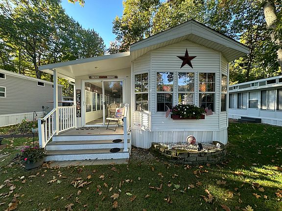 3rd image of 150 Chapel Road #616