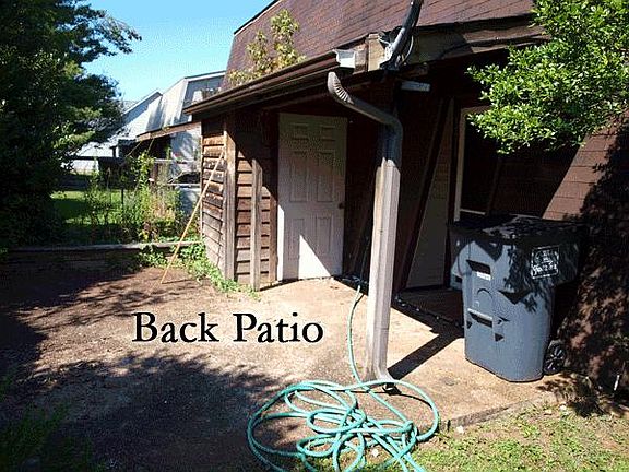 3rd image of 82A Eastgate Cir
