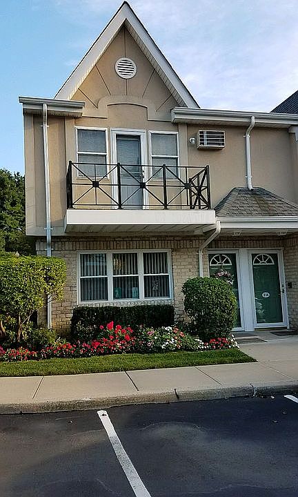 1st image of 314 Cambridge Ct