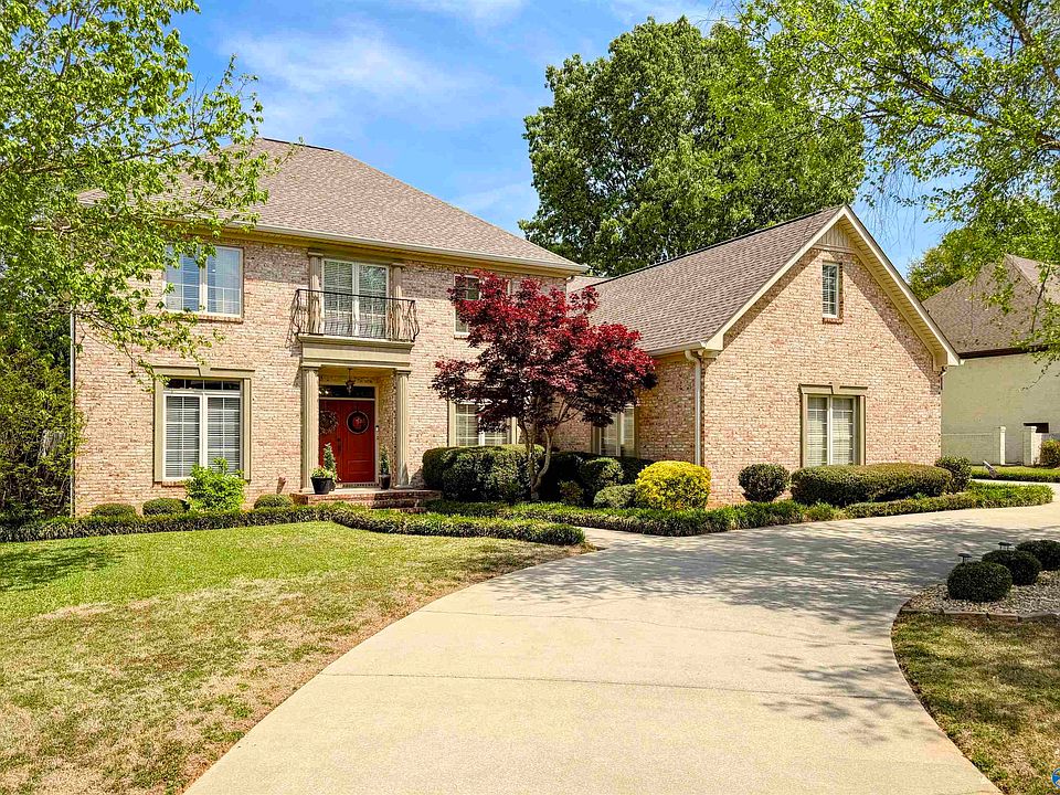 1st image of 2704 Applewood Cir