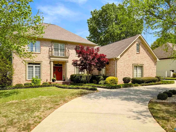 2704 Applewood Cir, Decatur, AL 35603