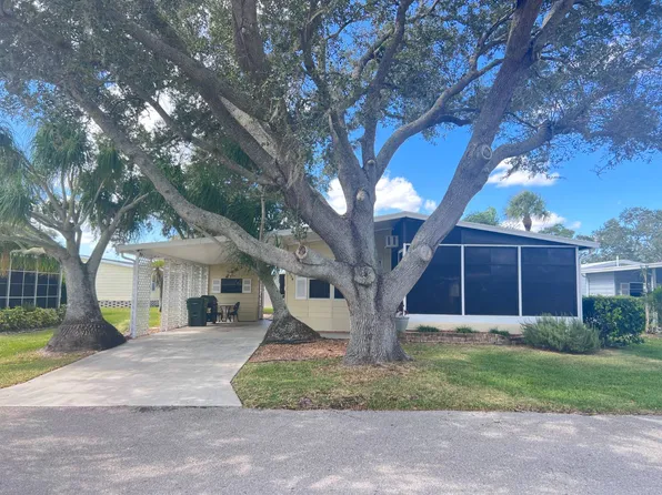5654 Scarborough Ln, Sarasota, FL 34241