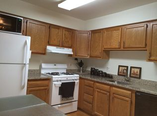 926 Glackens Ln, Wilmington, DE 19808