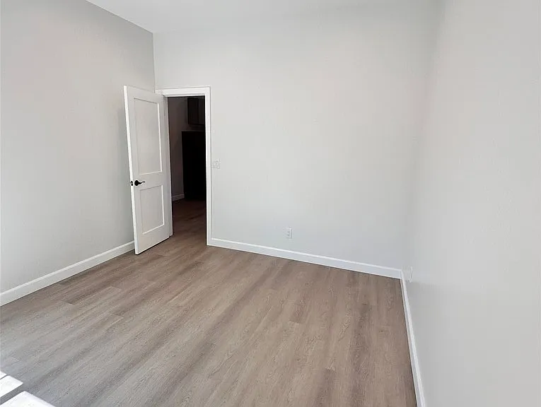 24375 Robie Ct — Photo 10
