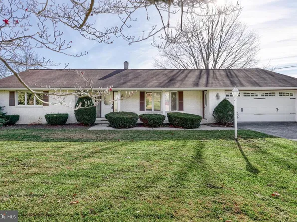 3936 N Rohrbaugh Rd, Seven Valleys, PA 17360