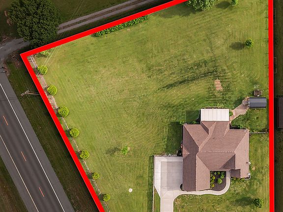 3rd image of 776 Farmer Rd