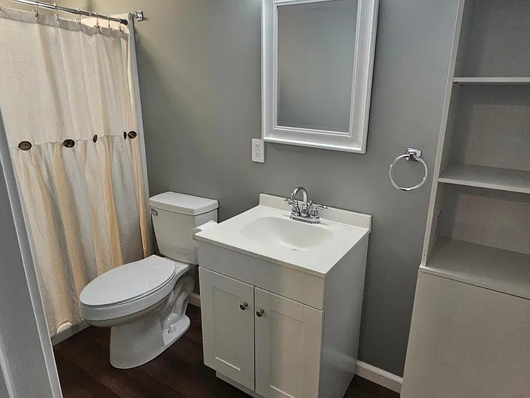 645 Roberts Ave — Photo 15