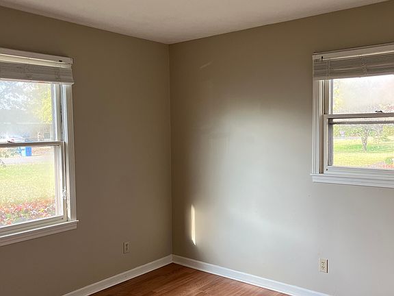 3rd image of 134 Glendale Dr