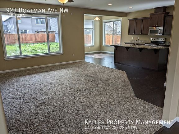 5th image of 923 Boatman Ave NW