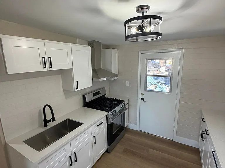 S Kenwood Cir — Photo 6
