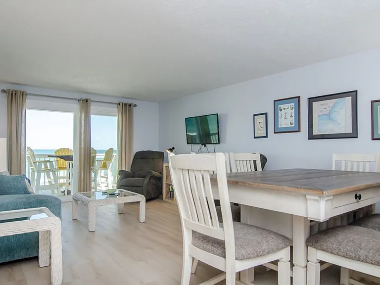 2110 Surf Rider Cir #A — Photo 14