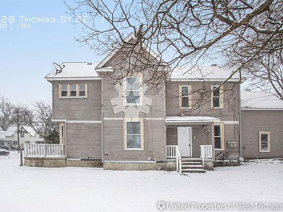 4th image of 928 Thomas St SE #1