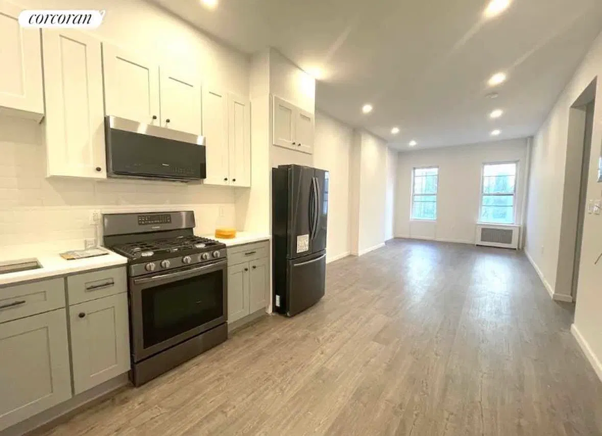 359 West 52nd Street — Photo 3