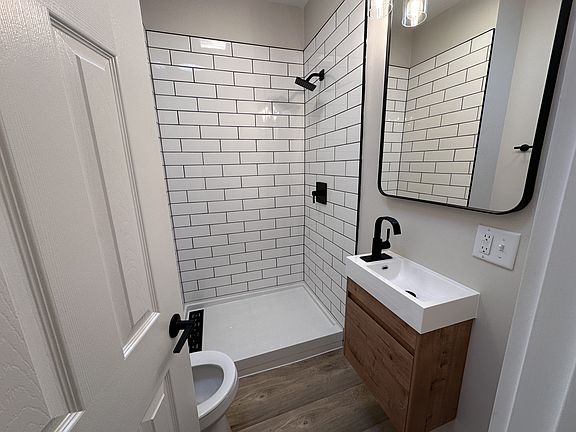 5th image of 311 S Front St #3