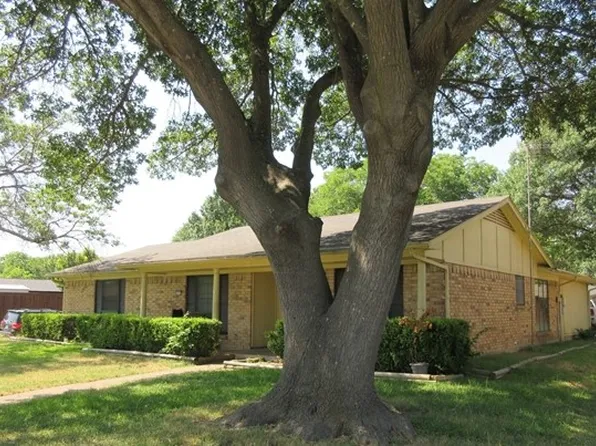 1718 Crockett St, Garland, TX 75042