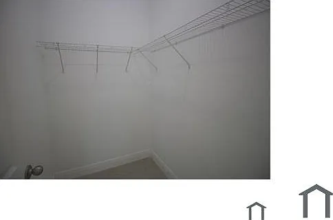 1138 Darling St E — Photo 9