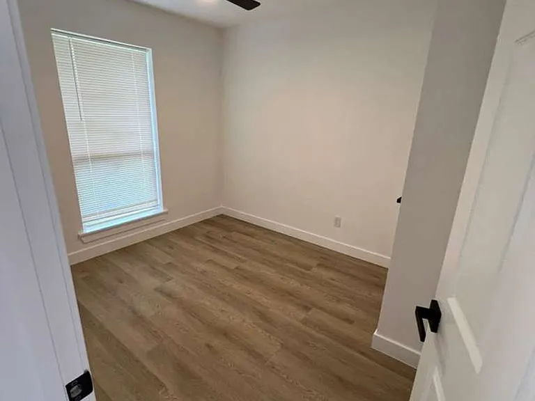 7726 Spinet St — Photo 3