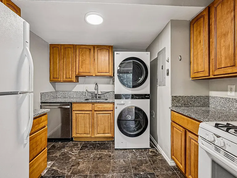 8614 Manchester Rd #6 — Photo 16