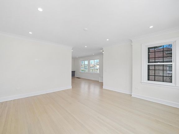 5th image of 3630 Gunderson Ave
