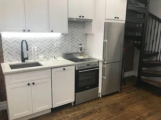 Rented by Premier Metro Realty Corp | media 18