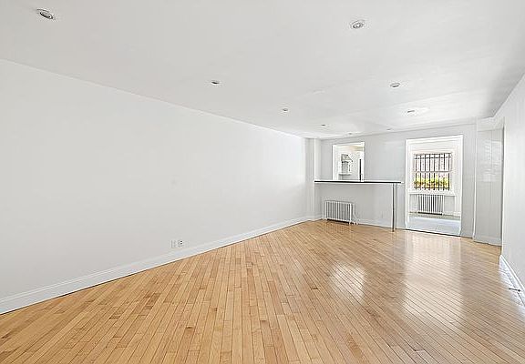 5th image of 122 Carroll St #1