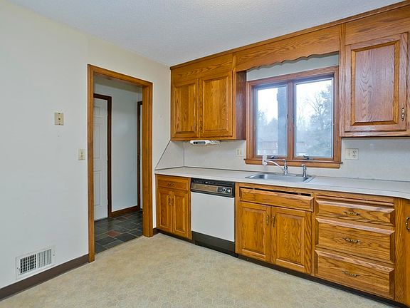 4th image of 53 Candlewood Dr #53