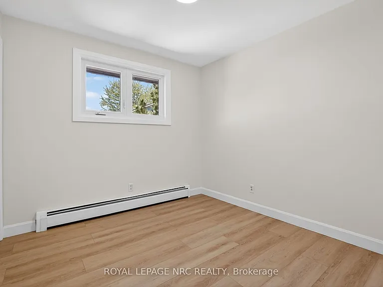 268 Henrietta St — Photo 26