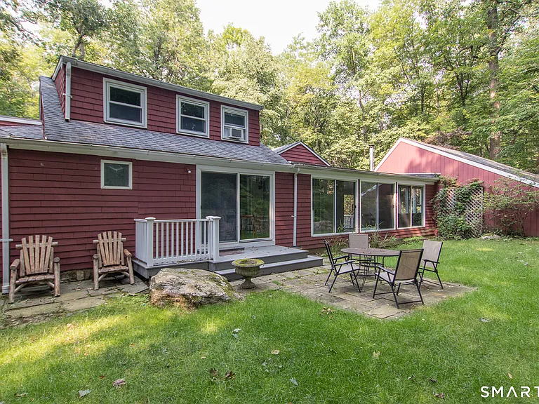 211 New Canaan Rd — Photo 35