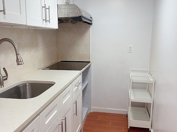 4th image of 6558 174th St #1
