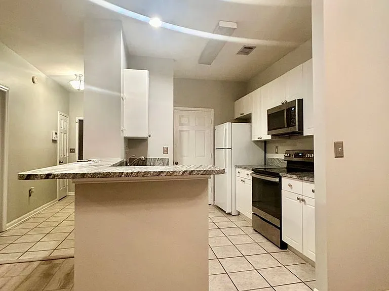 3297 S College St #A-202 — Photo 8