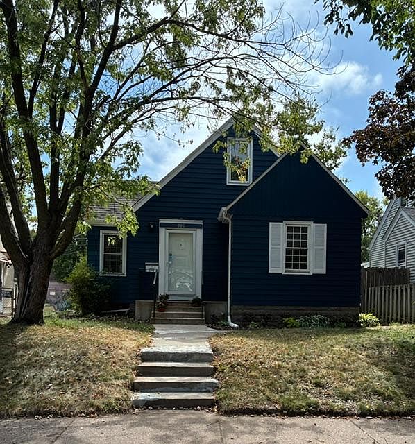 1st image of 380 Magnolia Ave E