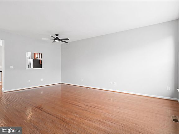 5th image of 2217 William Harris Way