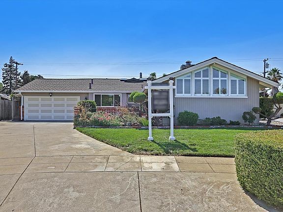 2nd image of 928 Del Monte Pl