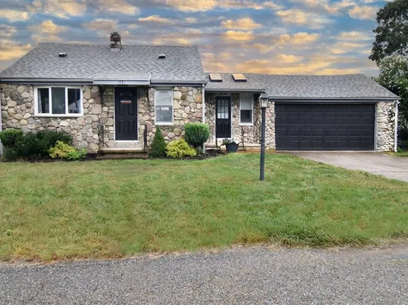 133 Vineyard Ave, Cumberland, RI 02864