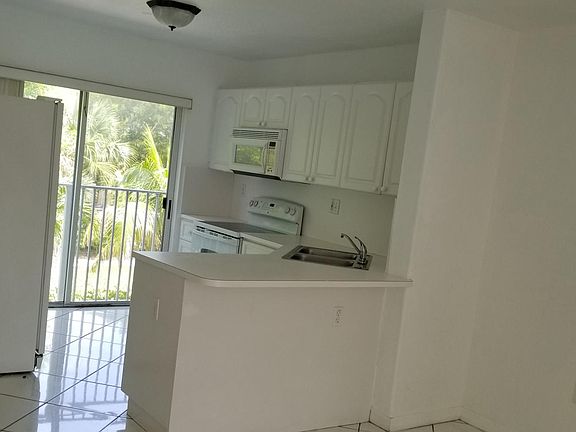 3rd image of 5705 NW 109th Ave APT 49