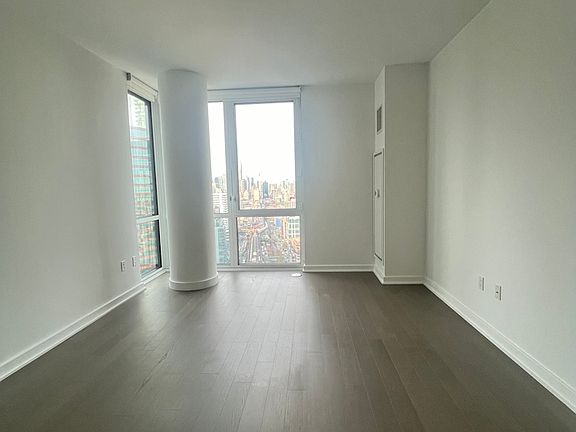4th image of 29-22 Northern Blvd #2211