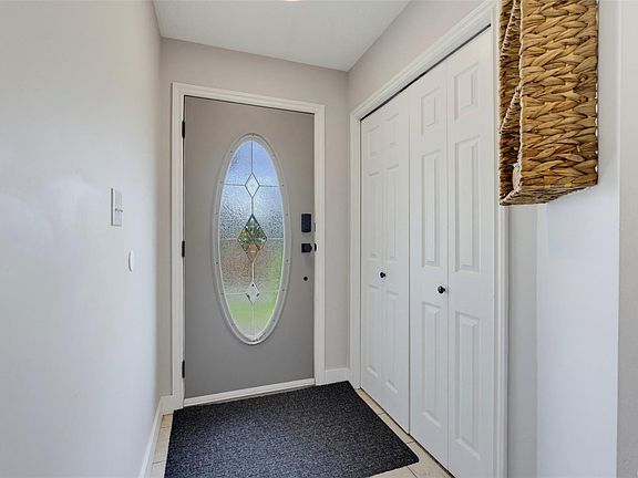 3rd image of 2563 Millstream Rd #4