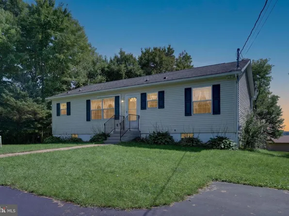 50 Rolling View Dr, Palmerton, PA 18071