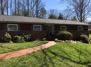 17 Pheasant Dr, Asheville, NC 28803