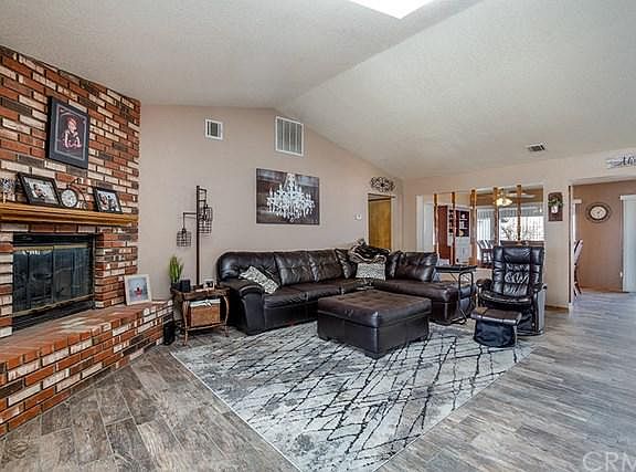 5th image of 18550 Mountain Meadows Dr