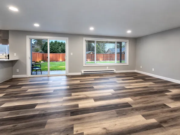 9827 158th St E APT 2, Puyallup, WA 98375